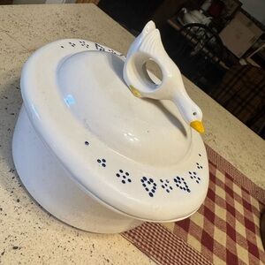 White Ceramic Goose-Handle Casserole Dish